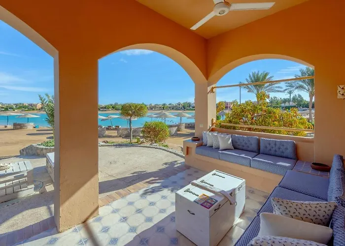 Rihanna Apartment Direct To The Sea